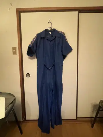 파란색 반팔 오버롤 허리밴딩