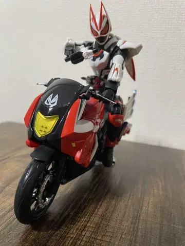S.H.Figuarts 피규아트 가면라이더 기츠 부스트 스트라이커