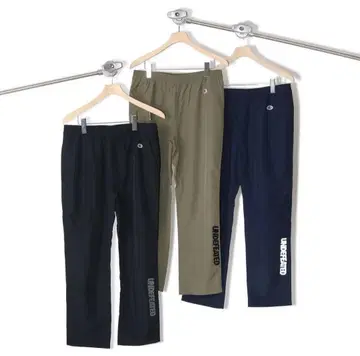 새상품급 UNDEFEATED 챔피온 로고 나일론 트랙 팬츠 L