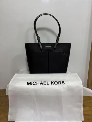 마이클코어스 블랙 토트백