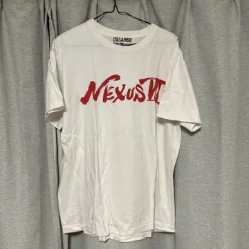 Nexus III 화이트 티셔츠