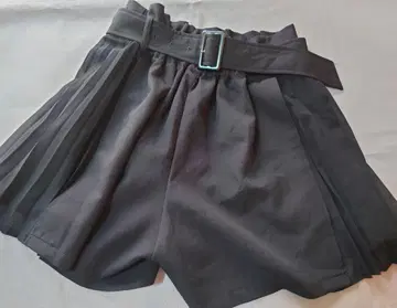 새상품급 세실 맥비 쉬폰 플리츠 숏 팬츠 치마바지 블랙 M