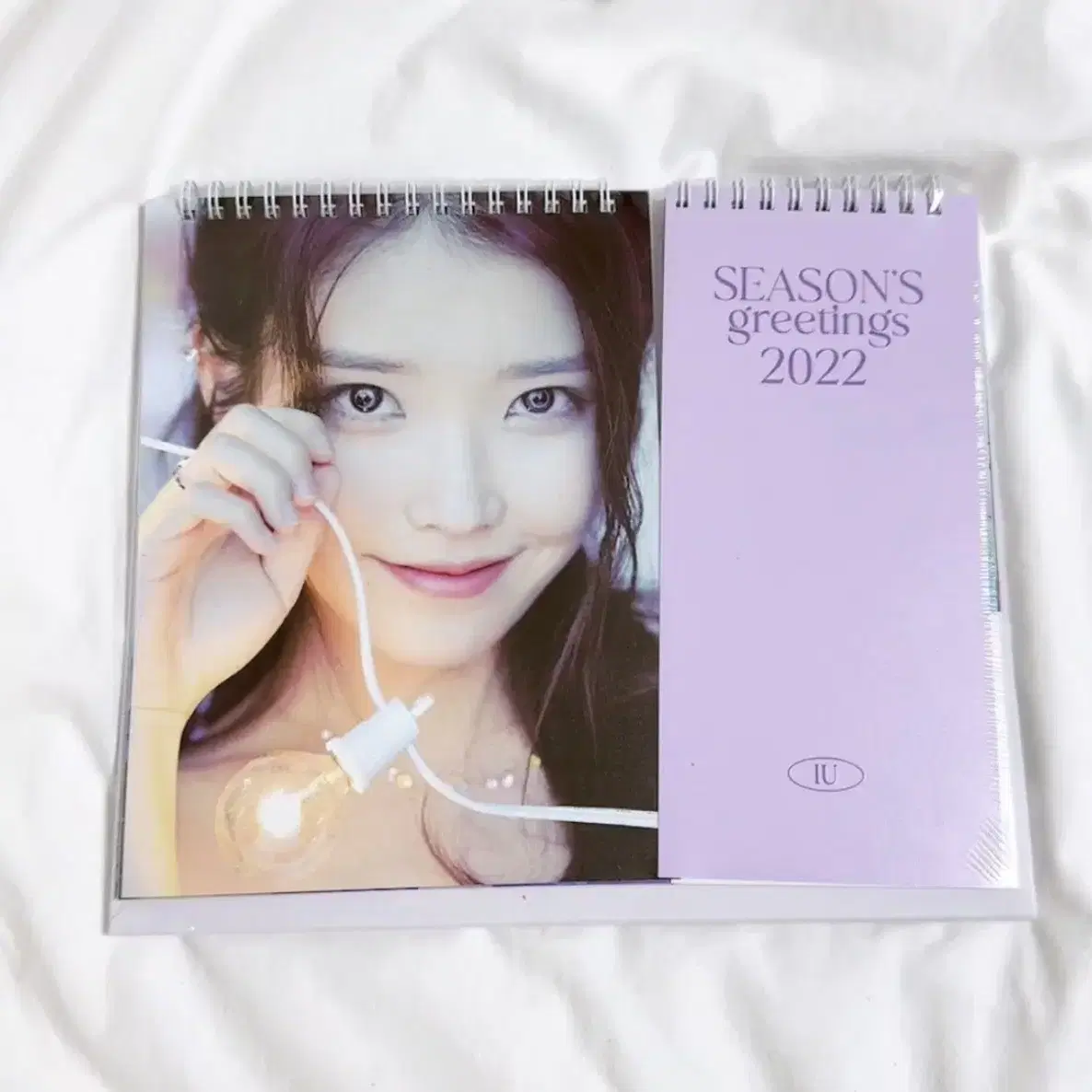 IU | 아이유 (Sealed New Product) Iu 2022 Season's Greetings