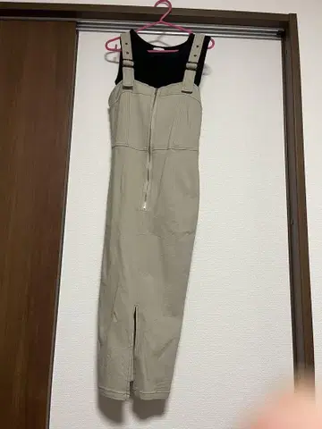 베이지 살로펫 지퍼