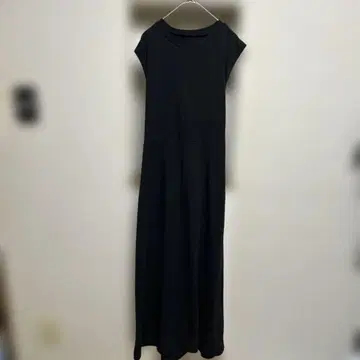 null. 등 파인 롱 원피스