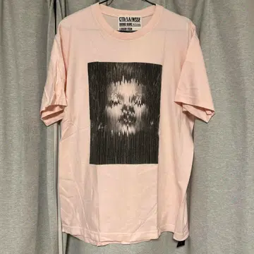 핑크 티셔츠 그래픽 KATE MOSS