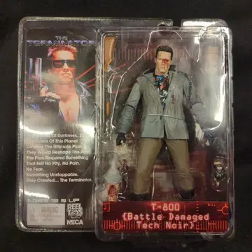 NECA (액션 피규어) T-800 (배틀 데미지 테크 누아) 7인치