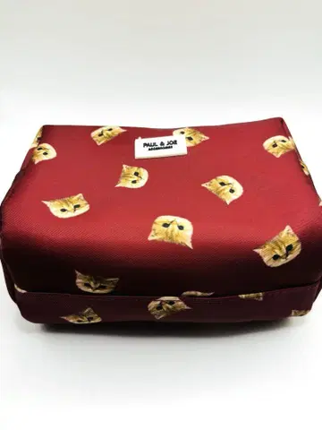 컨디션 최상] Paul & Joe 고양이 얼굴 파우치 와인 레드