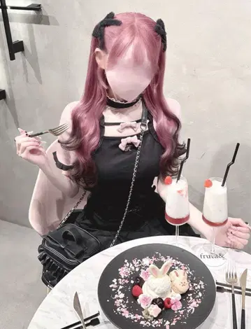 하니무 초커가 달린 더블 리본 상의 이모짱 미셸 마카롱