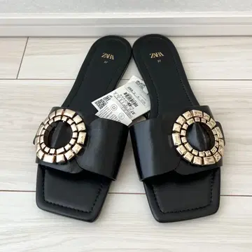 자라 ZARA 플랫 샌들 37 블랙