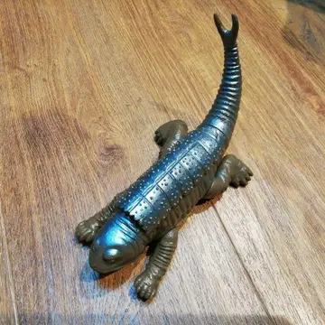 켐라 1983 일본제 높이 약 12cm 가로 약 17cm 울트라맨