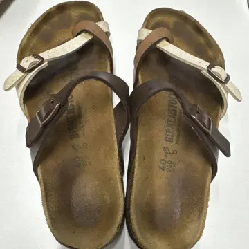BIRKENSTOCK 브라운 화이트 플립플랍 40