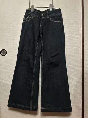 다크 블루 플레어 데님 팬츠