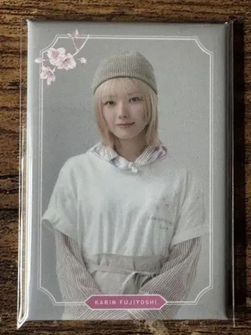 사쿠라자카46 CAFE 2025 토요요시 카린 캔 마그넷
