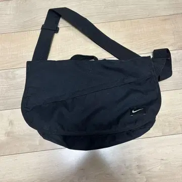 Nike 블랙 숄더백