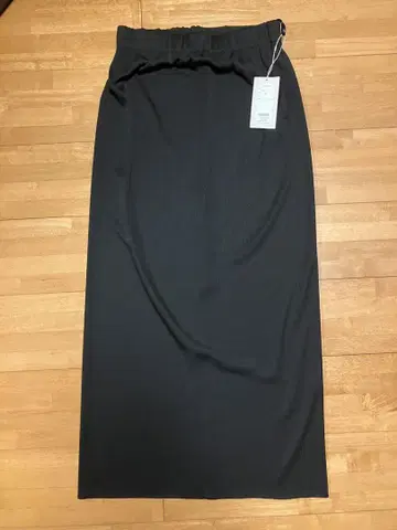 이번 시즌 신상 미사용 새상품 택 포함 카프네 파시오네 리브 스커트