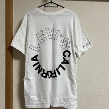 LEVI'S 화이트 빅 티셔츠