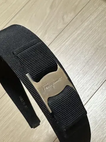 살바토레 페라가모 바라 리본 머리띠 헤어밴드