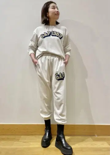 GAP 1969 스웨트 셔츠 & 조거 팬츠 셋업