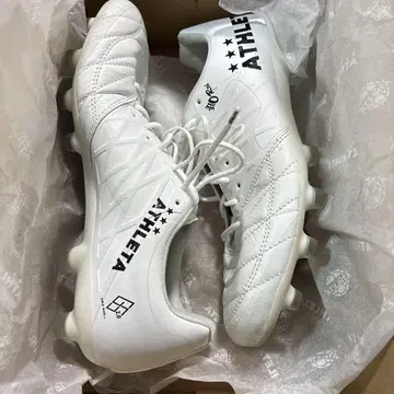 ATHLETA 축구화 24.5cm 화이트