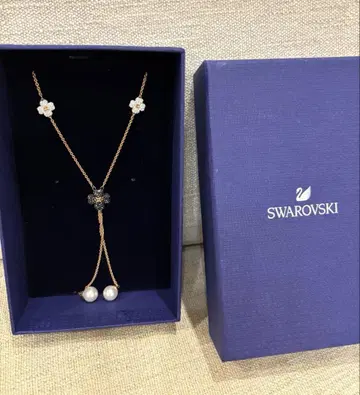 스와로브스키 목걸이 꽃 모티브와 펄