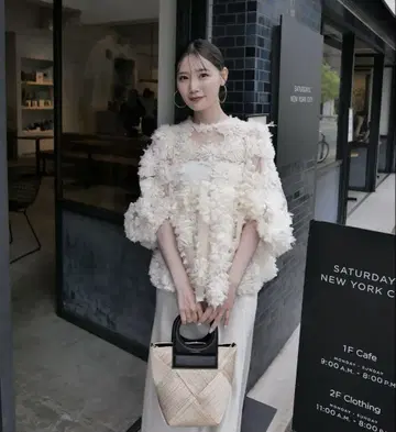 아카 꽃 페플럼 블라우스