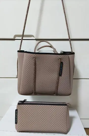 새상품급 스테이트 오브 이스케이프 백 베이지 마이크로