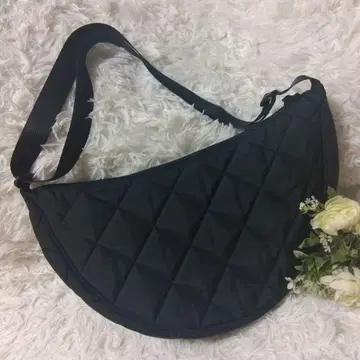 유니클로 UNIQLO 라운드 숄더백 퀼트 블랙 퀼팅