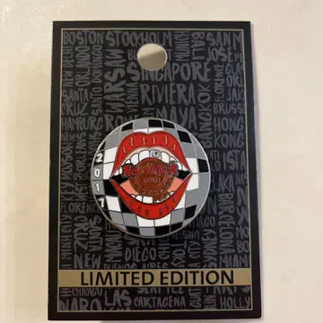 2017 Love Pin: YOKOHAMA 한정판 핀 배지