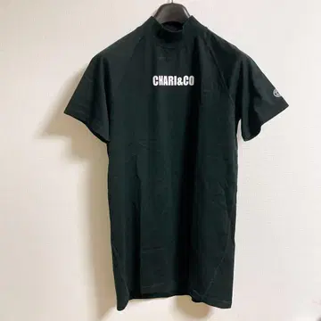 CHARI&CO 하이넥 미니 원피스 반팔 로고 프린트 모크넥