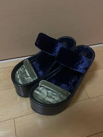 드리스반노튼 샌들 벨로아 통굽