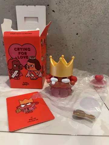 POP MART CRYING FOR LOVE 피규어