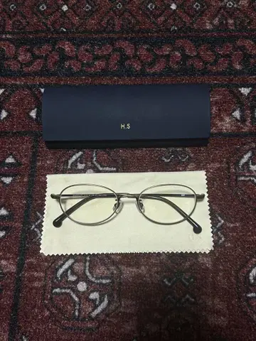시바타 히카리 Zoff 콜라보 오벌 안경