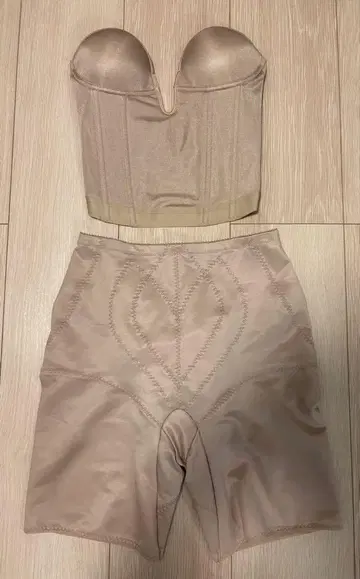타카미 브라이덜 라비나 뷔스티에 롱 거들 세트