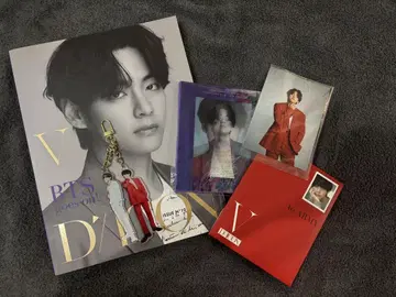 BTS V DICON 사진집과 혜택 세트
