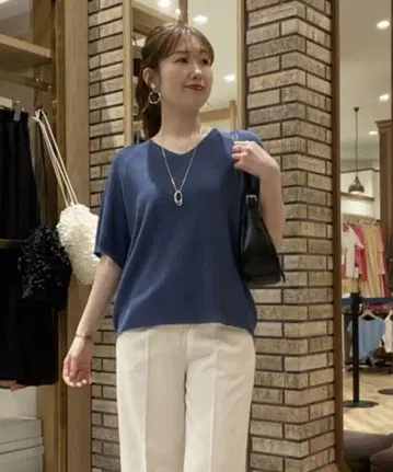 새상품 Chez toi V넥 5부 소매 샤리 니트 풀오버