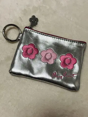 MARY QUANT 마리콴트 카라비너 파우치 실버 플라자
