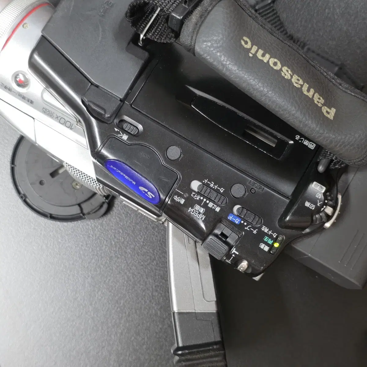 【動作OK】Panasonic　NV-MX2500 Broken Panasonic MiniDV Camcorder NV-MX2500 on Bunjang