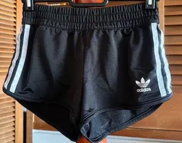 새상품급 아디다스 오리지널 저리 숏팬츠 M 블랙 여성용