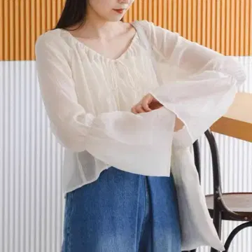 Kastane 카스타네 셔링 시어 블라우스