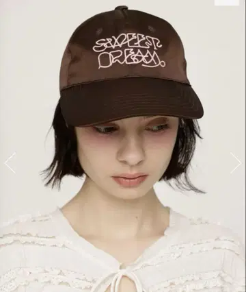 FRONT LOGO SATIN 캡 SLY