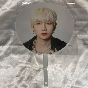 Hi-Fi Un!corn 테민 부채 미사용 새상품
