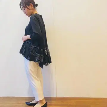 Beardsley 비어즐리 밑단 프린지 블라우스