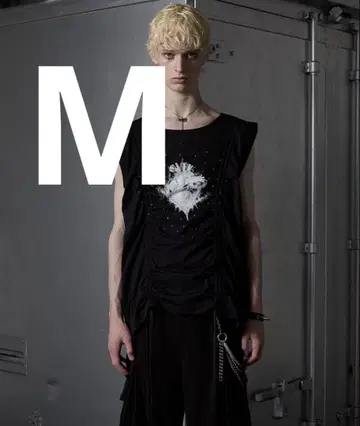 GRANCY 셔링 디자인 라인 스톤 그래픽 슬리브리스 T M