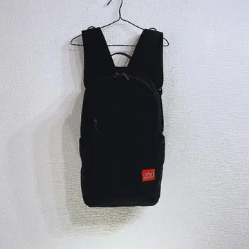 심플한 블랙 백팩