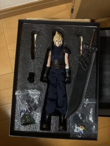 FINAL FANTASY7 클라우드 피규어 1/6 gametoys