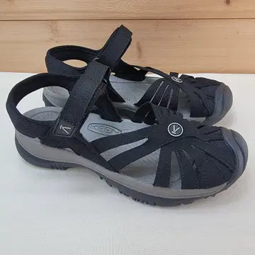 킨 로즈 샌들 블랙 23.5cm