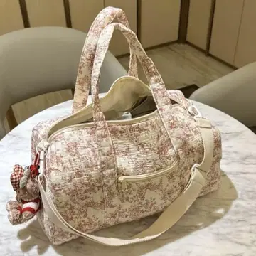 보스턴 백 핑크와 크림 꽃무늬