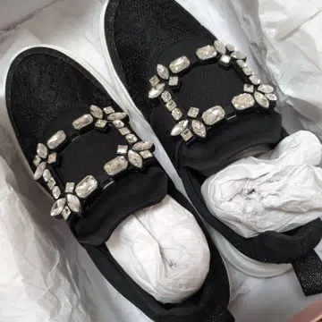 브리짓 버킨 크리스탈 장식 블랙 스니커즈 24.5cm