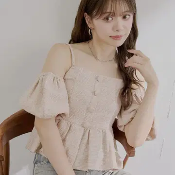 Chico 트위드 오프 숄 페플럼 블라우스 핑크